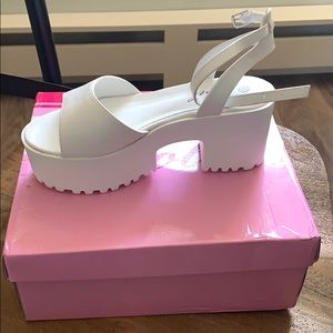 White platform sandal